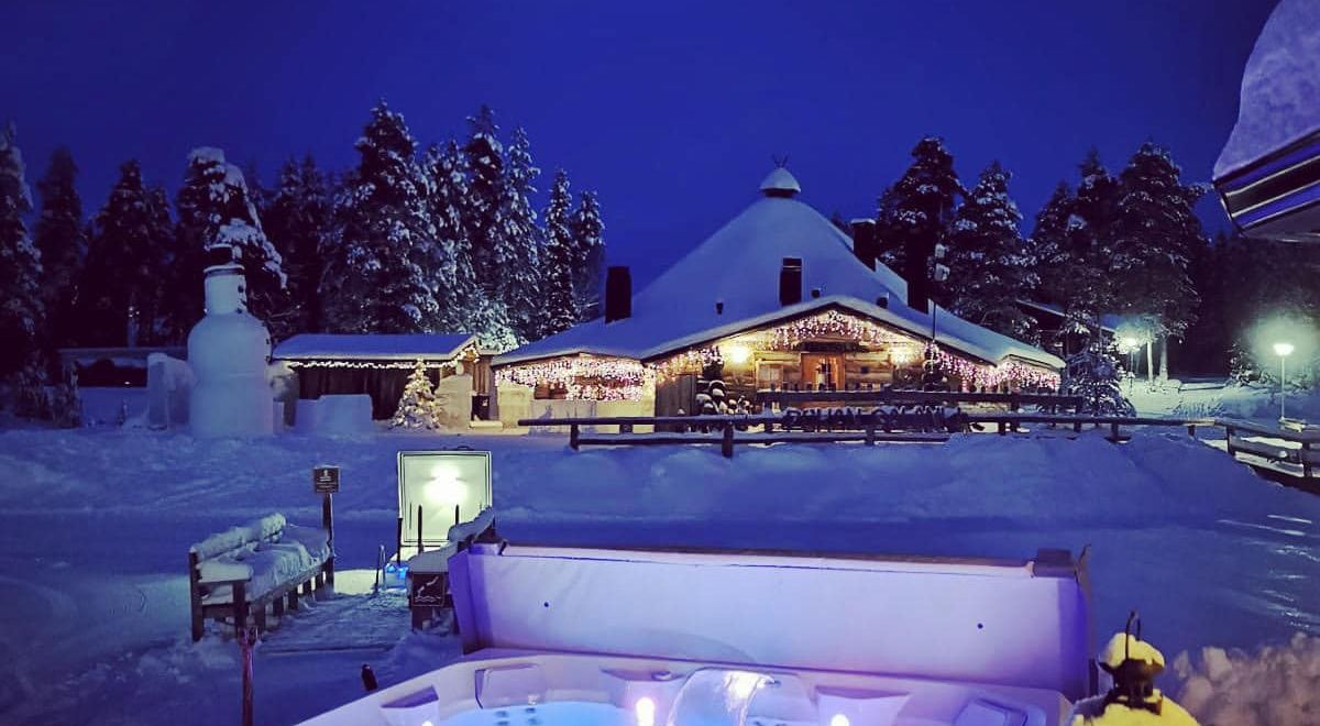 smoke sauna and jacuzzi